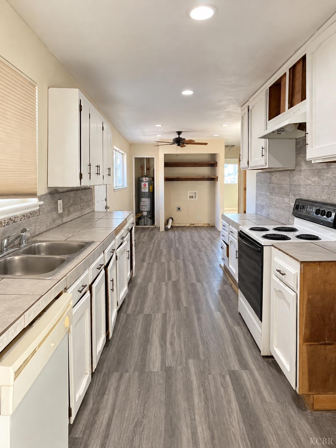 821 W Swift Ave, Fresno, CA 93705