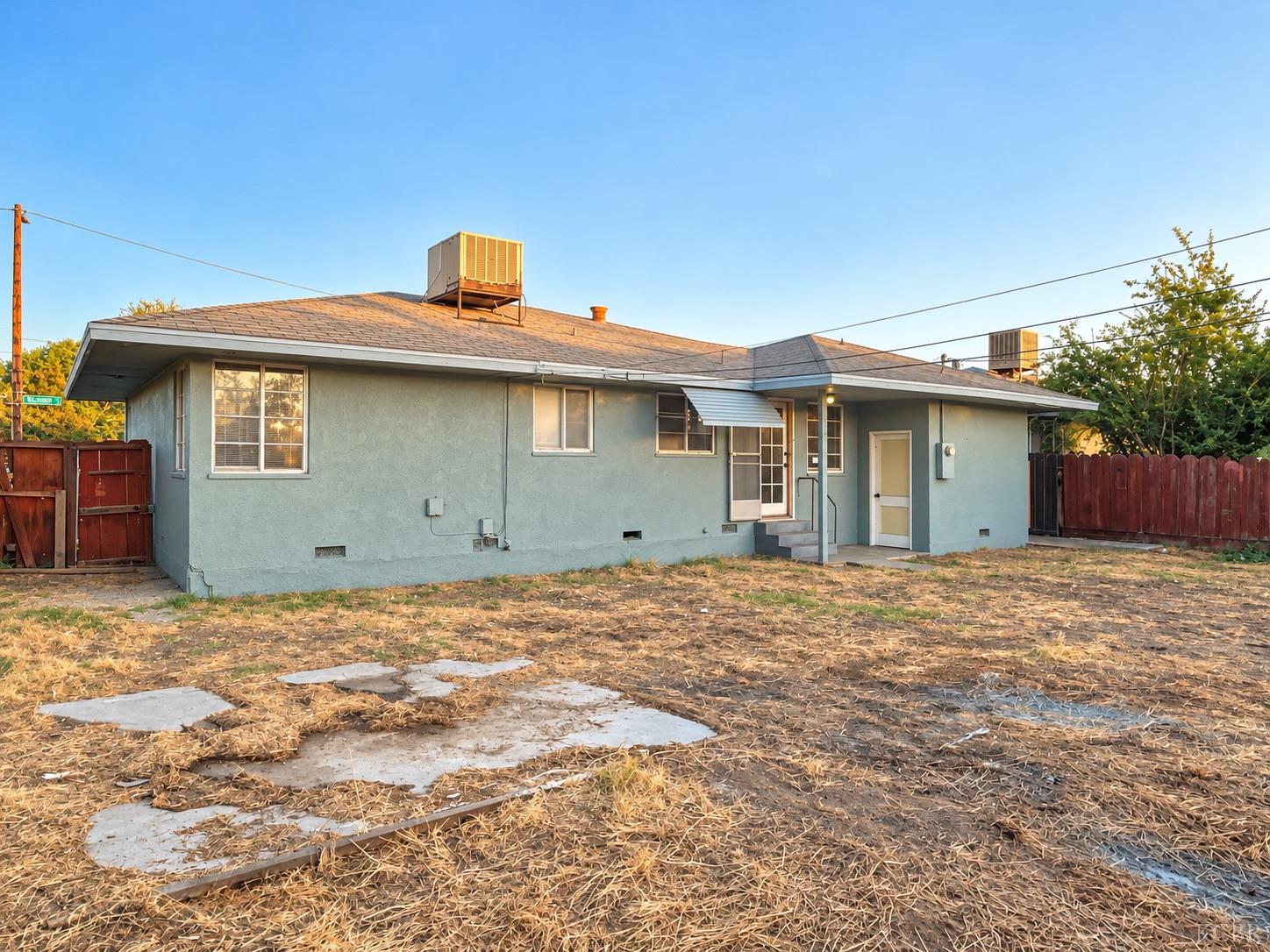 2545 N Millbrook Ave, Fresno, CA 93703
