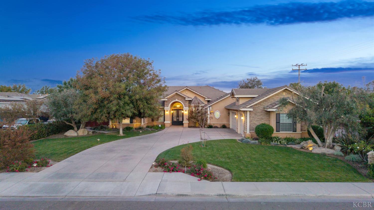 2527 Meadow View Dr., Hanford, CA 93230