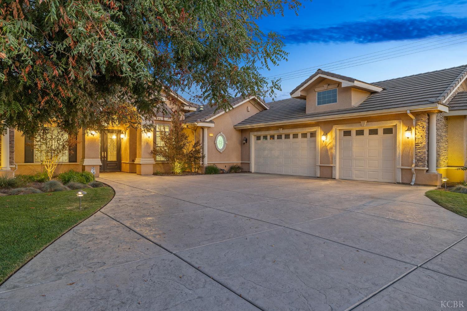 2527 Meadow View Dr., Hanford, CA 93230