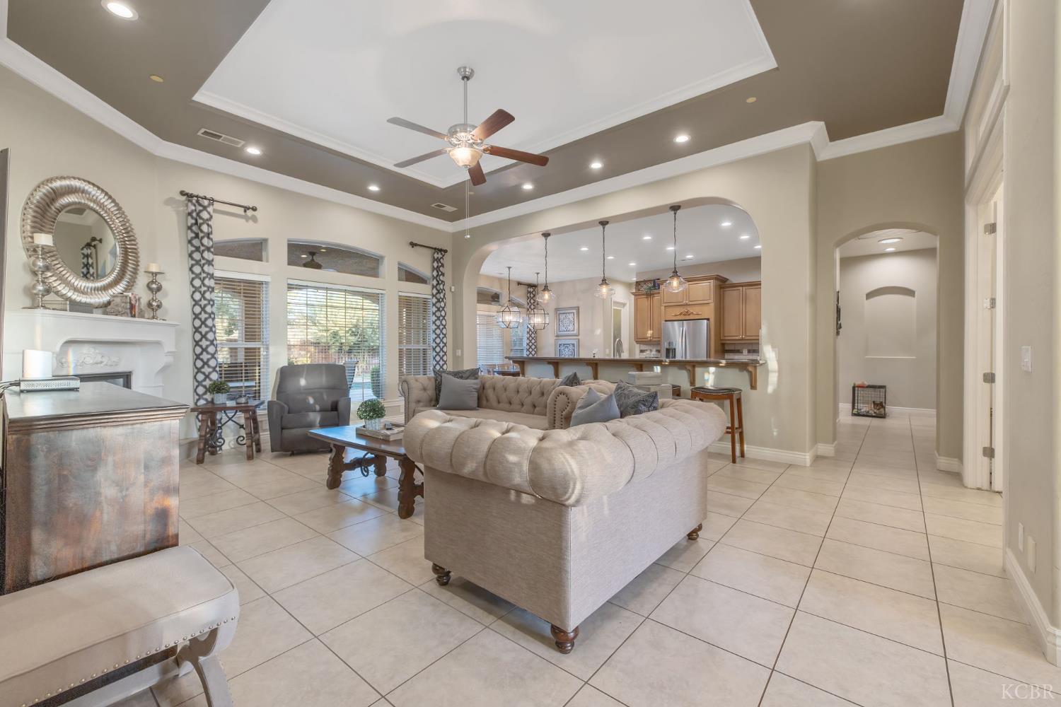 2527 Meadow View Dr., Hanford, CA 93230