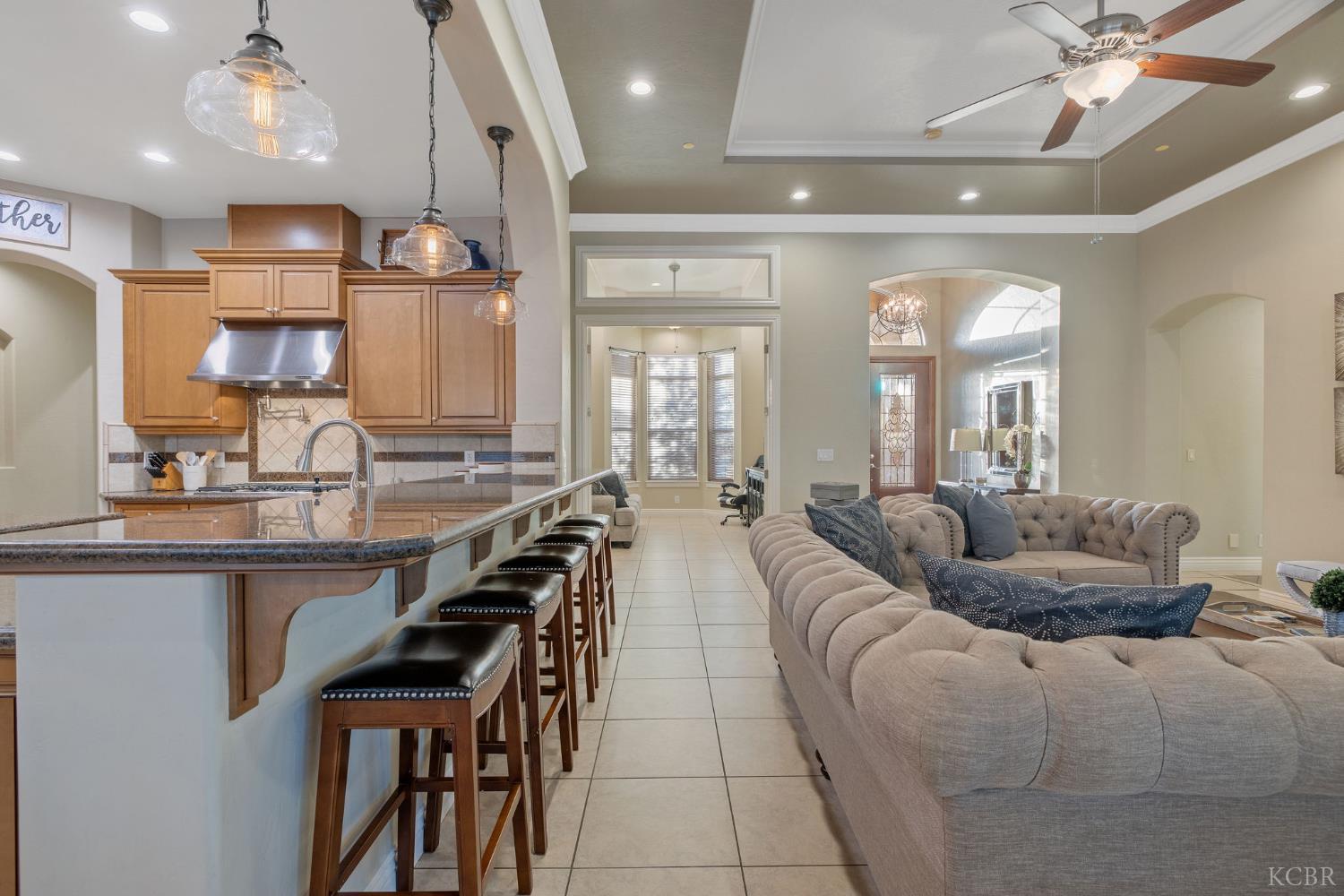 2527 Meadow View Dr., Hanford, CA 93230