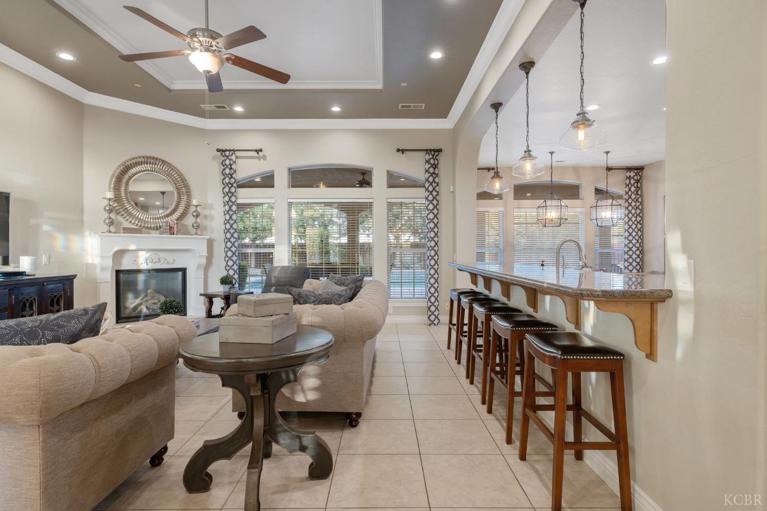 2527 Meadow View Dr., Hanford, CA 93230