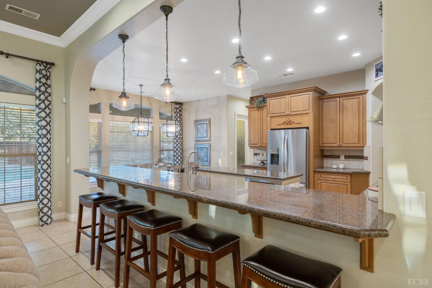 2527 Meadow View Dr., Hanford, CA 93230
