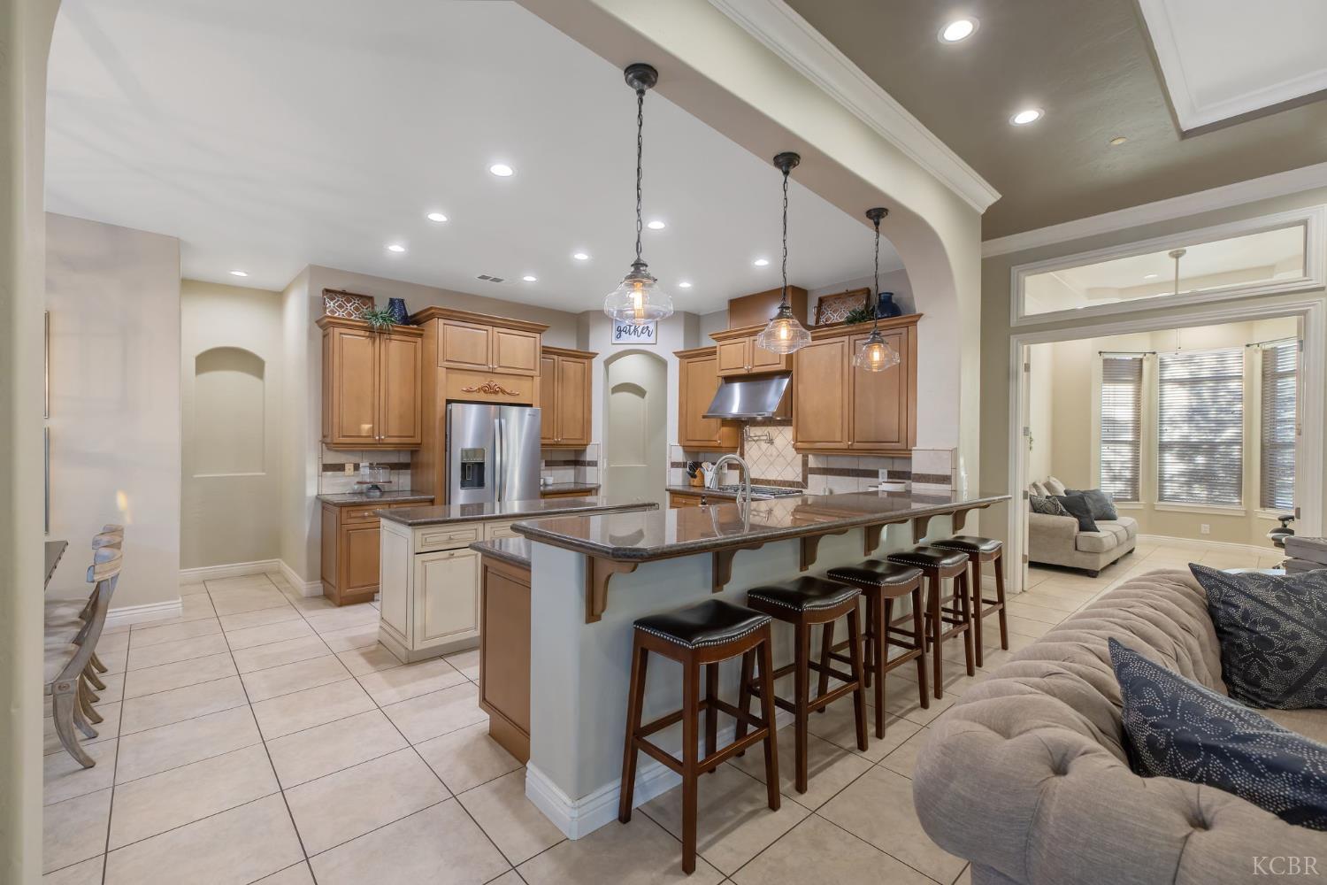 2527 Meadow View Dr., Hanford, CA 93230