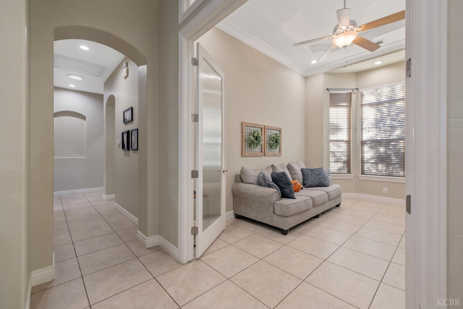 2527 Meadow View Dr., Hanford, CA 93230