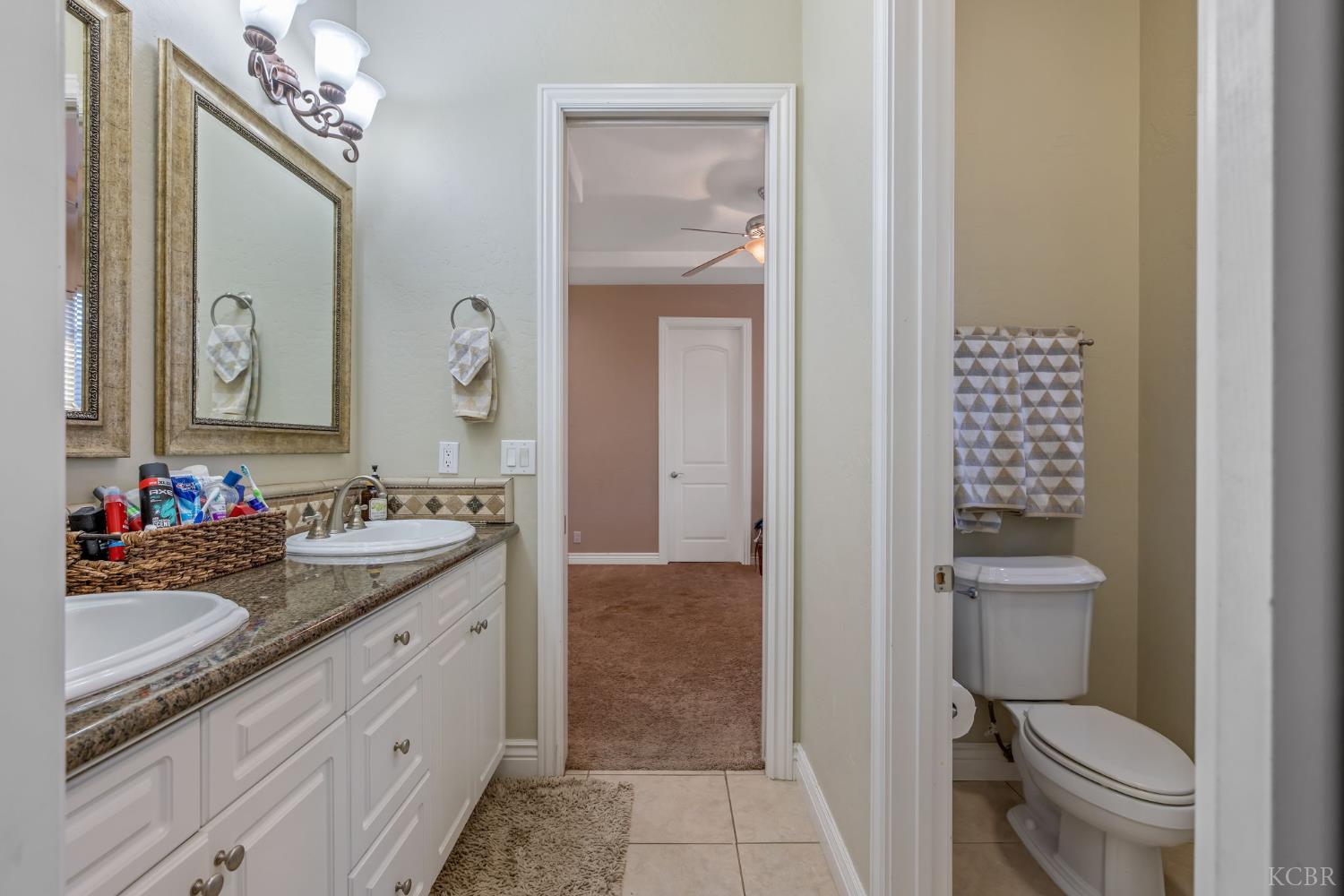 2527 Meadow View Dr., Hanford, CA 93230