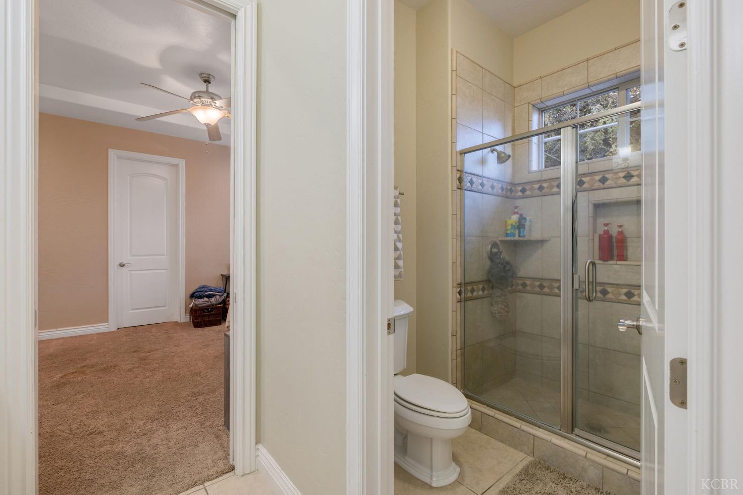 2527 Meadow View Dr., Hanford, CA 93230