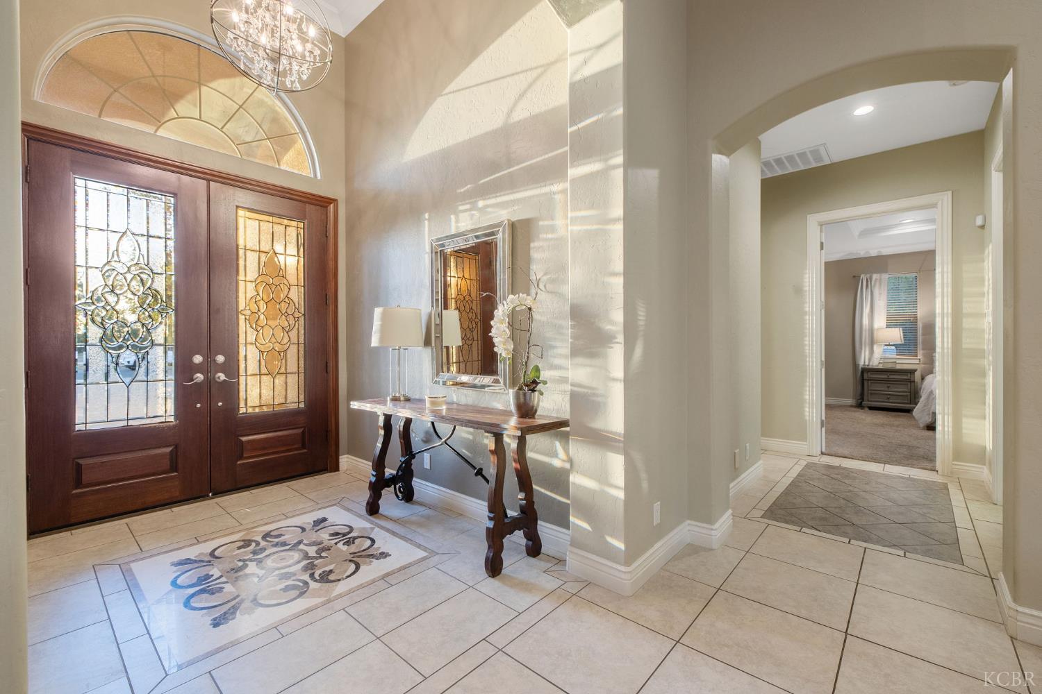 2527 Meadow View Dr., Hanford, CA 93230