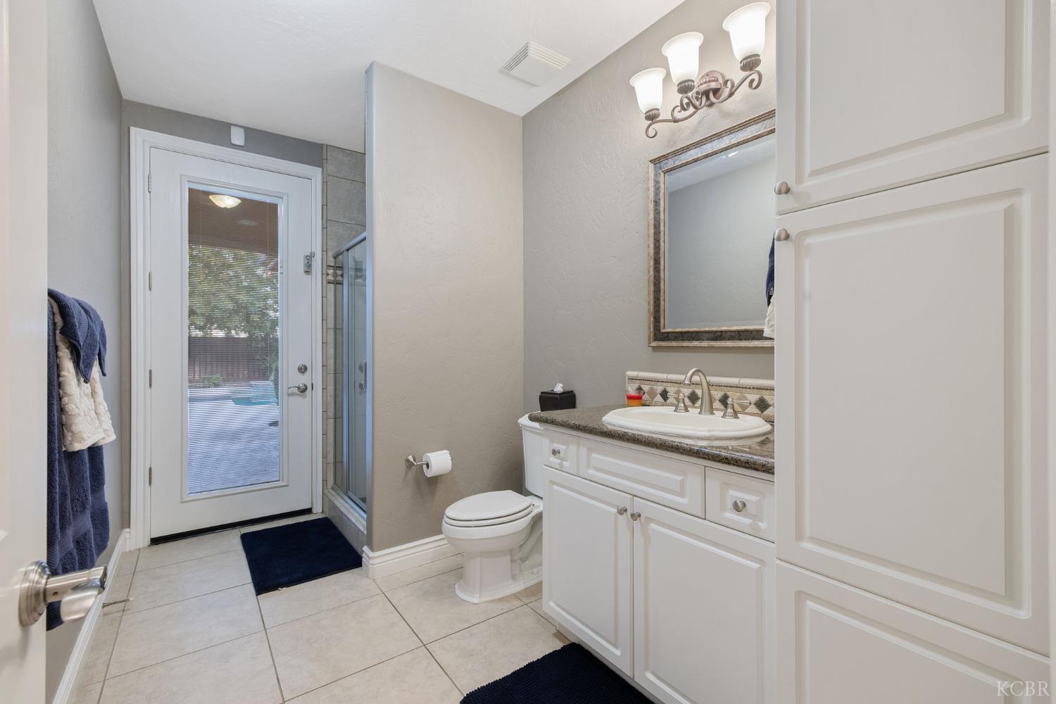2527 Meadow View Dr., Hanford, CA 93230