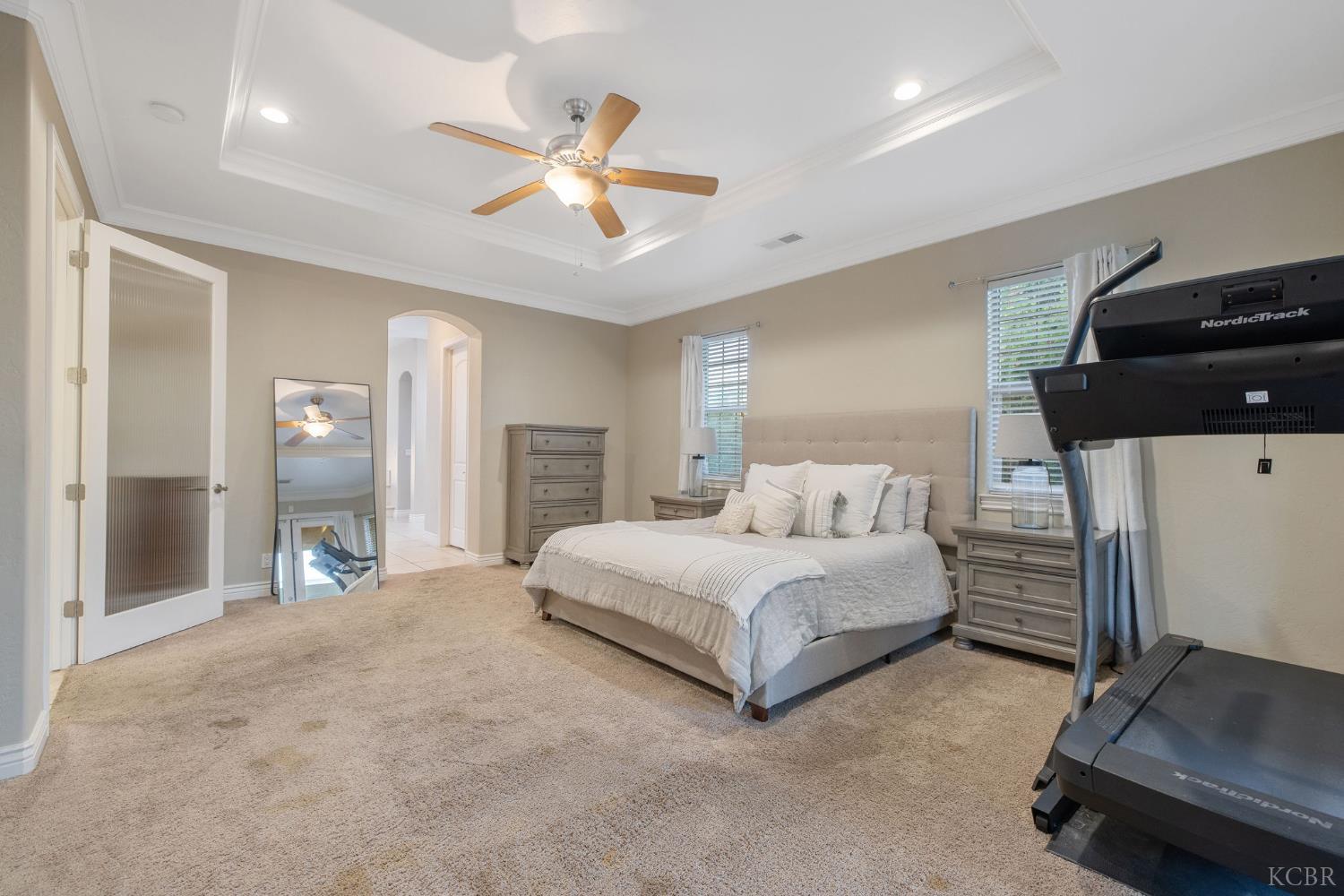 2527 Meadow View Dr., Hanford, CA 93230