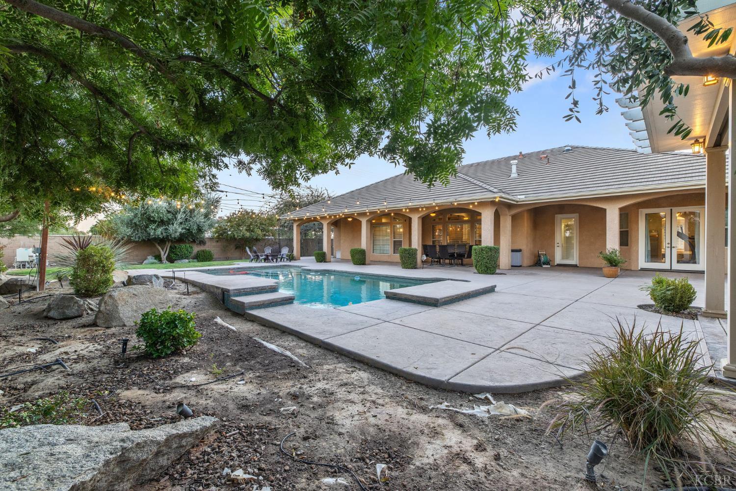 2527 Meadow View Dr., Hanford, CA 93230