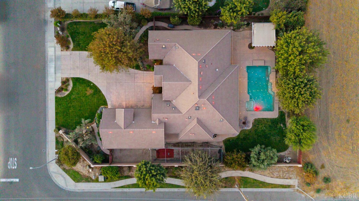 2527 Meadow View Dr., Hanford, CA 93230