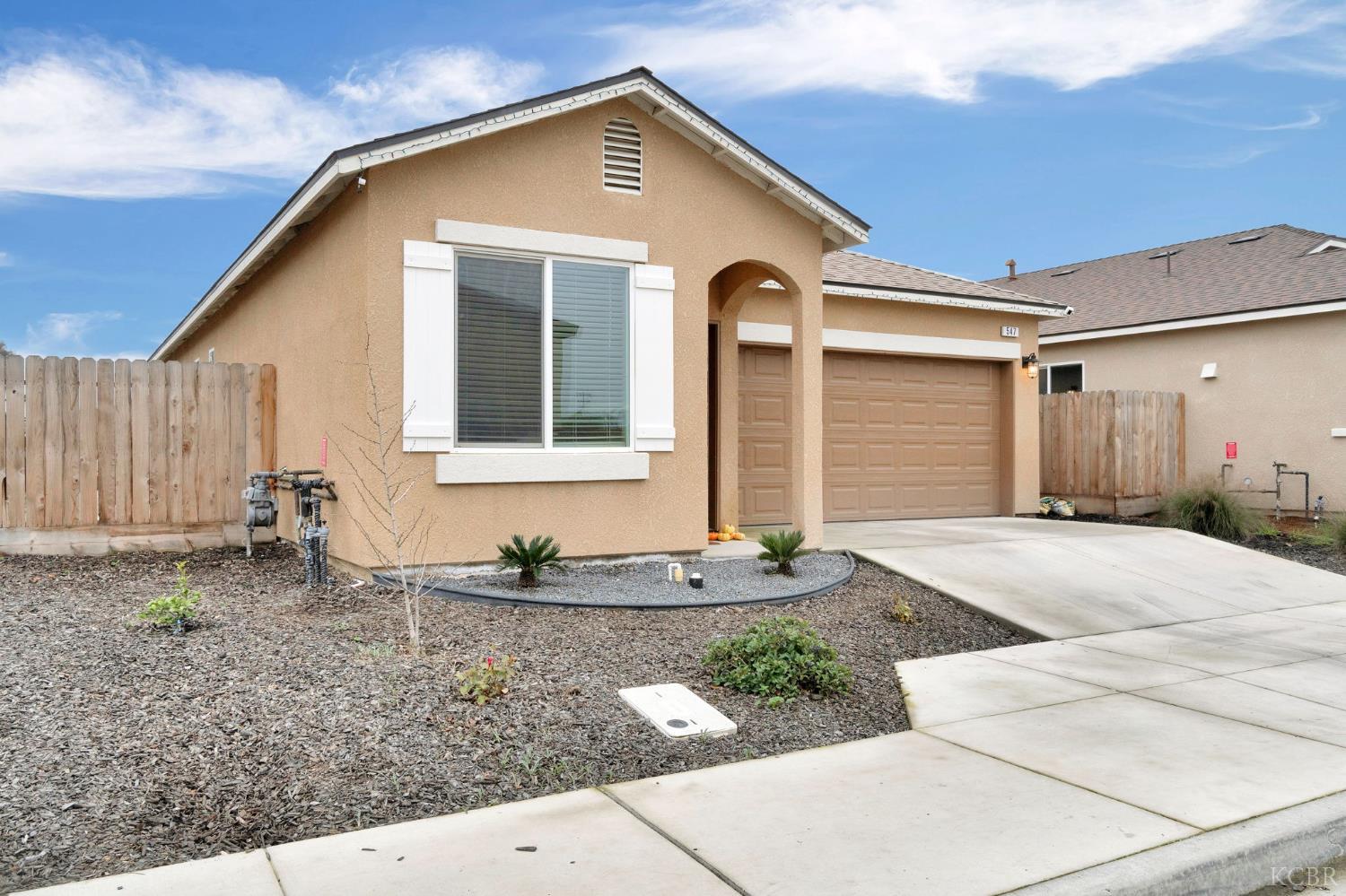 547 Sandtrap Ln, Lemoore, CA 93245