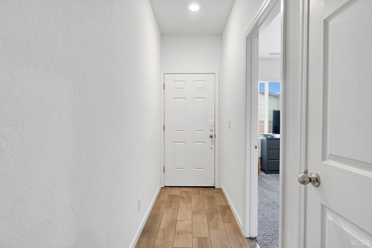 547 Sandtrap Ln, Lemoore, CA 93245