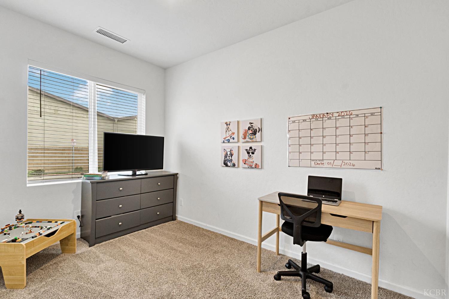 547 Sandtrap Ln, Lemoore, CA 93245