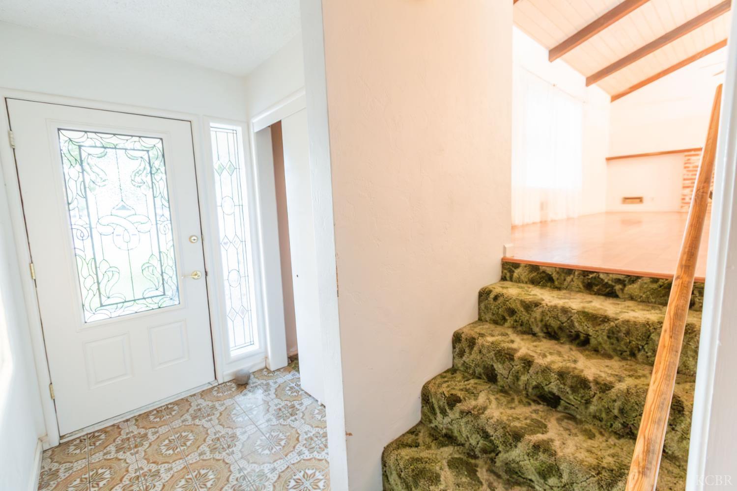 2440 E Howard Ave, Visalia, CA 93292