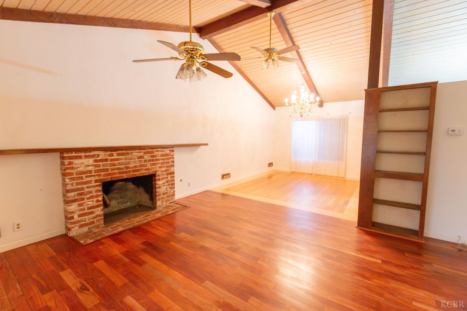 2440 E Howard Ave, Visalia, CA 93292
