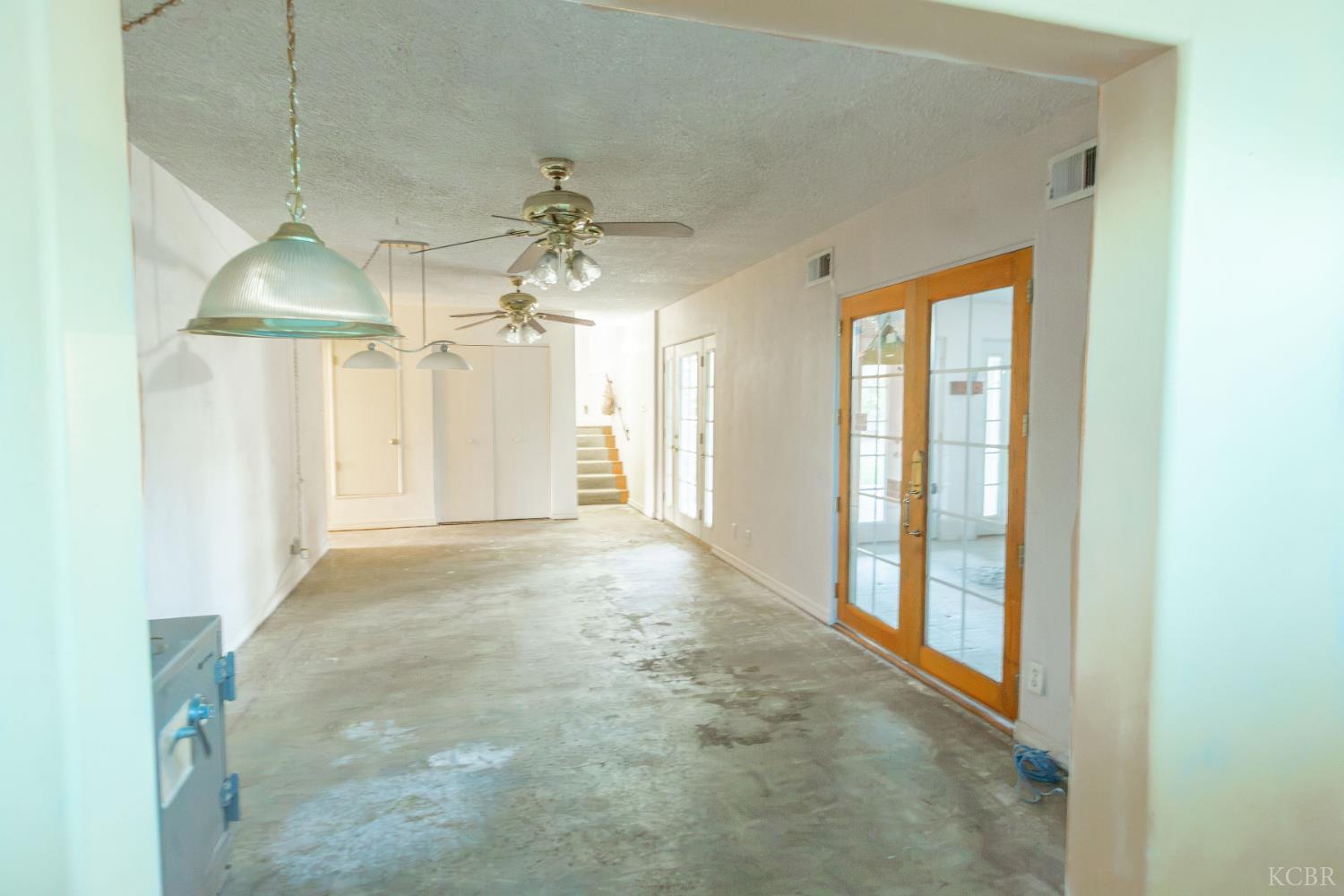 2440 E Howard Ave, Visalia, CA 93292