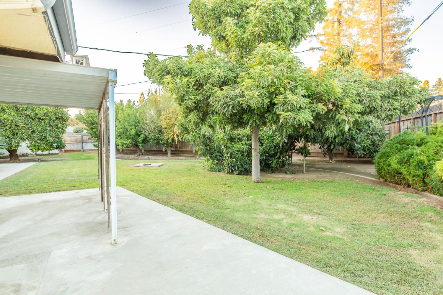 2440 E Howard Ave, Visalia, CA 93292