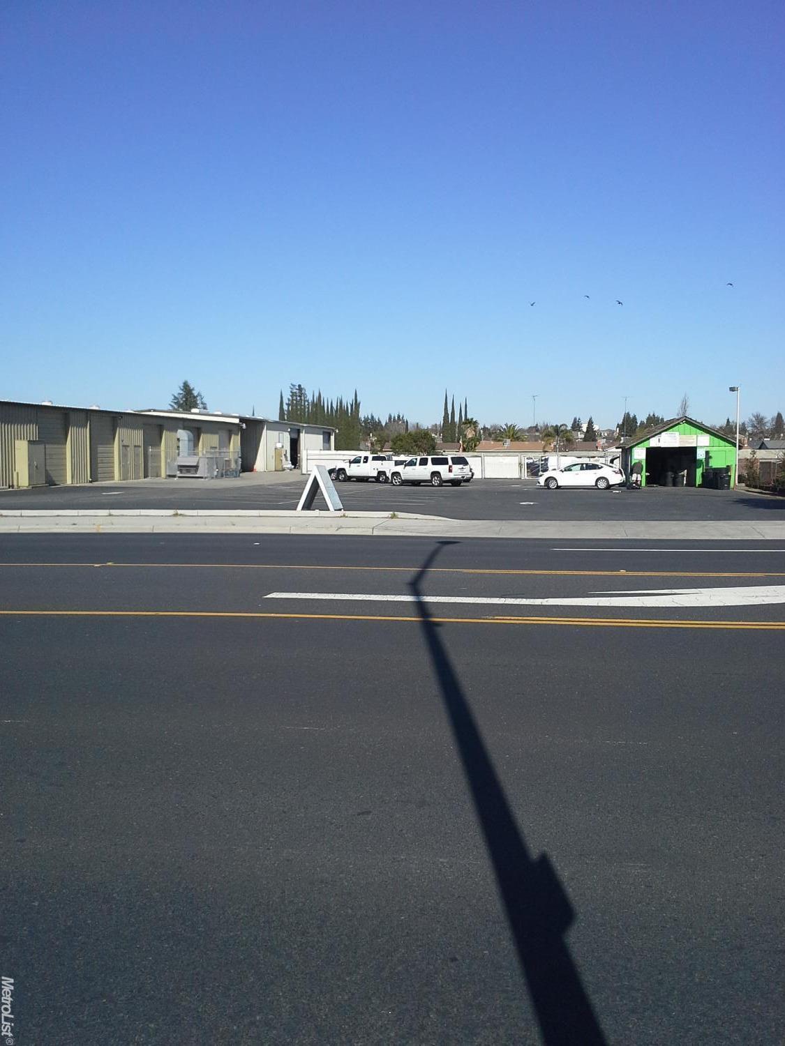 1362 E F St, Oakdale, CA 95361