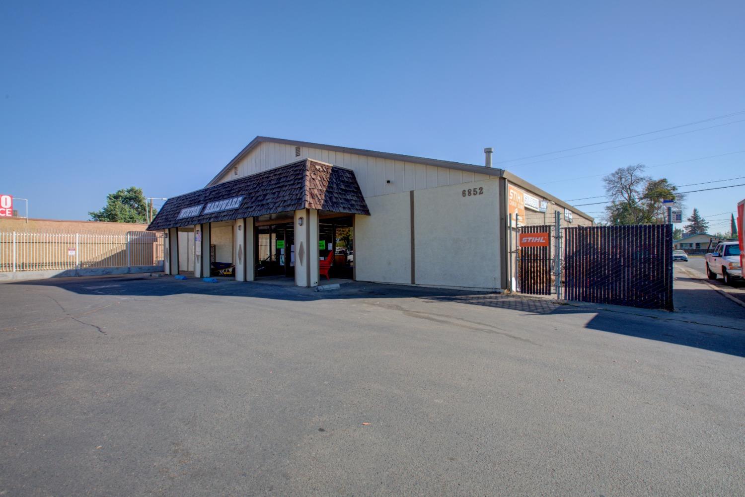 6852 N Winton Way, Winton, CA 95388