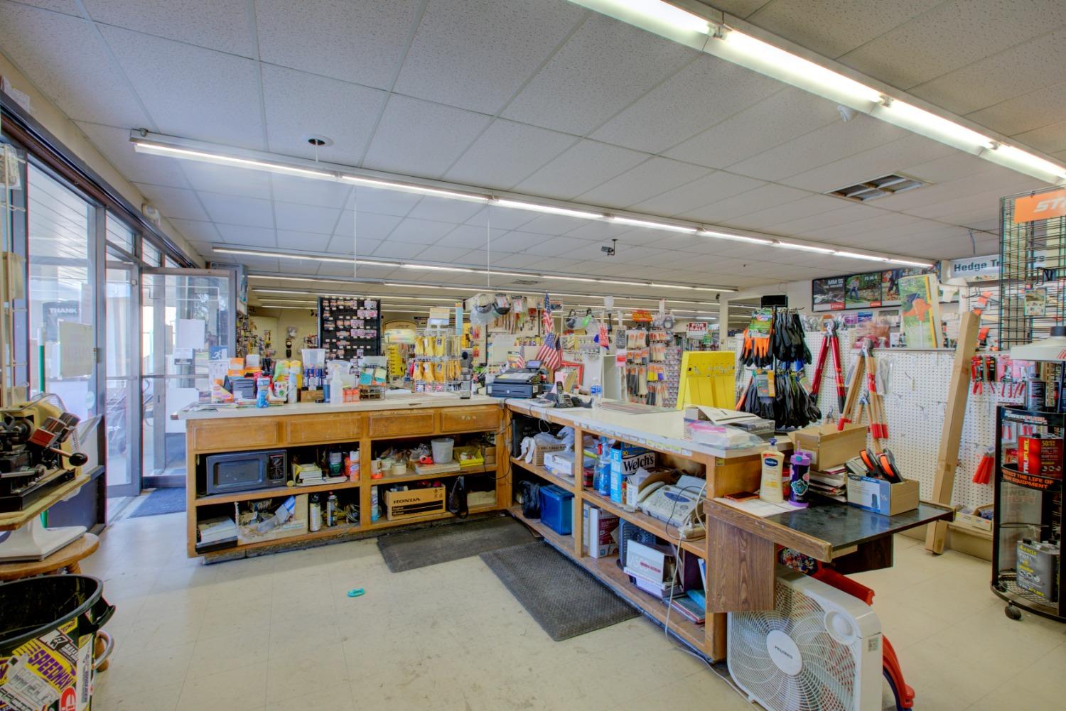 6852 N Winton Way, Winton, CA 95388