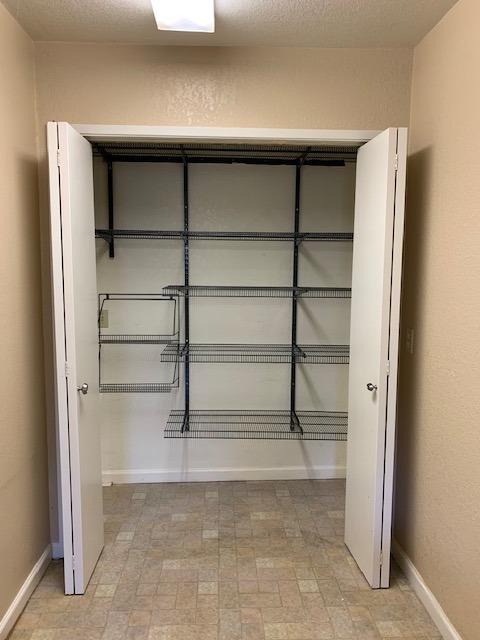 1242 River Bluff Dr, Oakdale, CA 95361