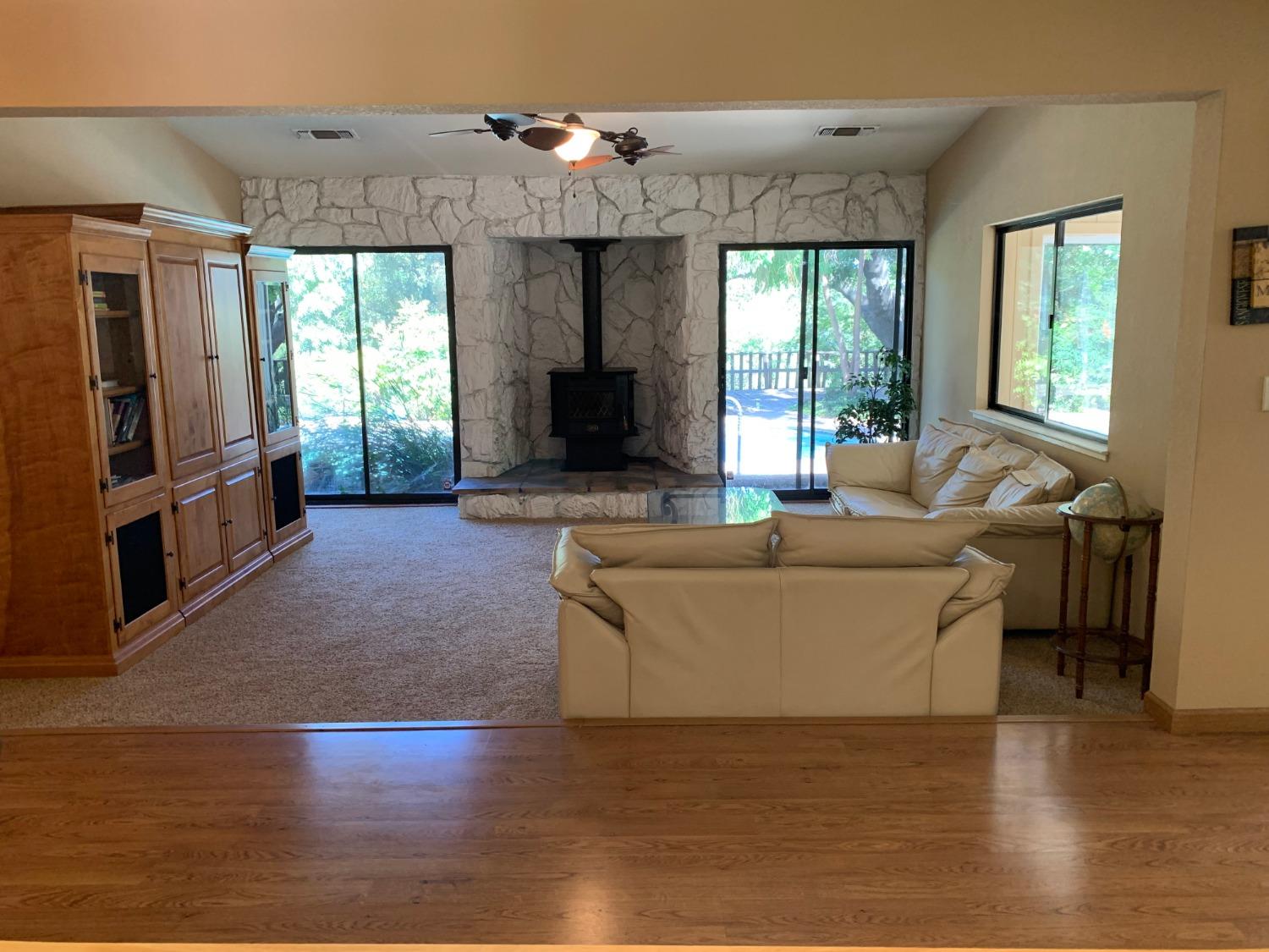 1242 River Bluff Dr, Oakdale, CA 95361