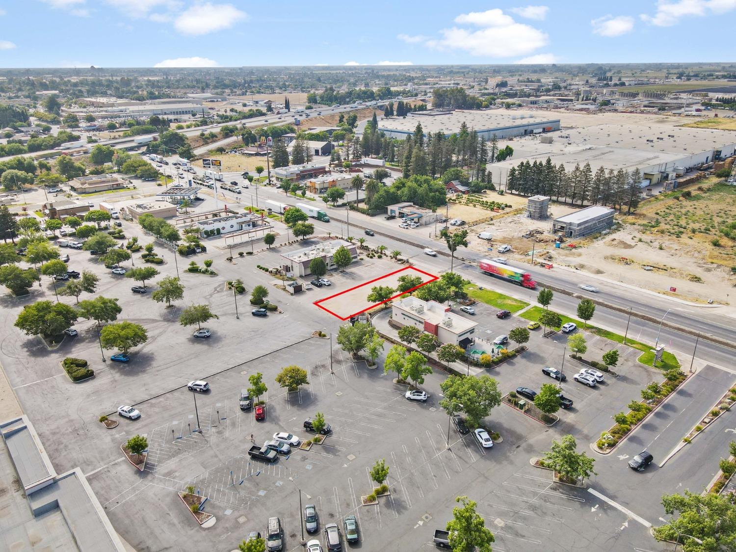 2175 W Main St, Turlock, CA 95380