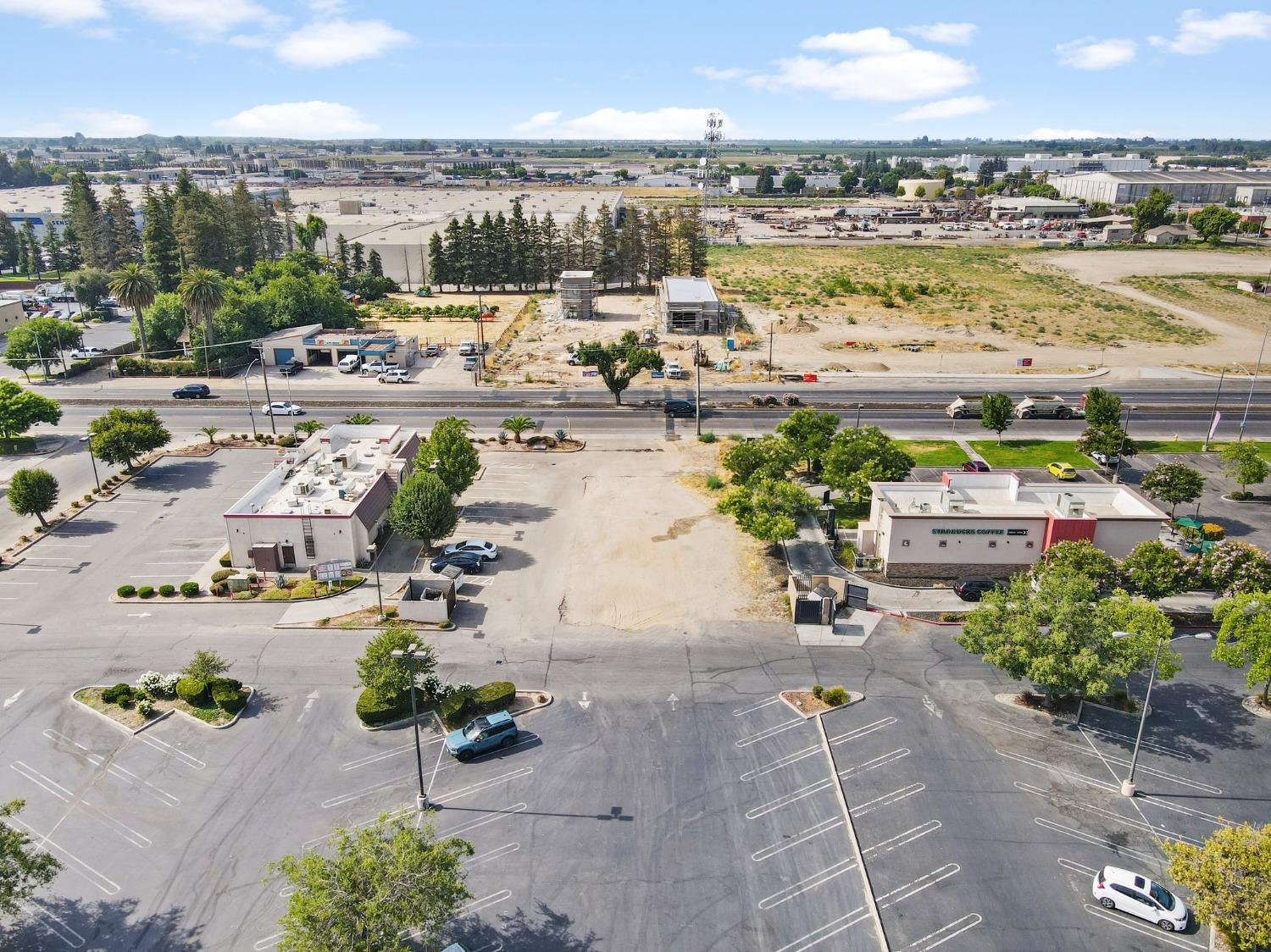 2175 W Main St, Turlock, CA 95380