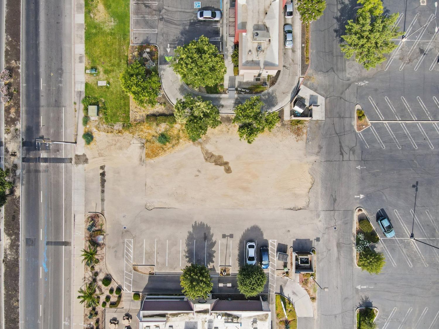 2175 W Main St, Turlock, CA 95380