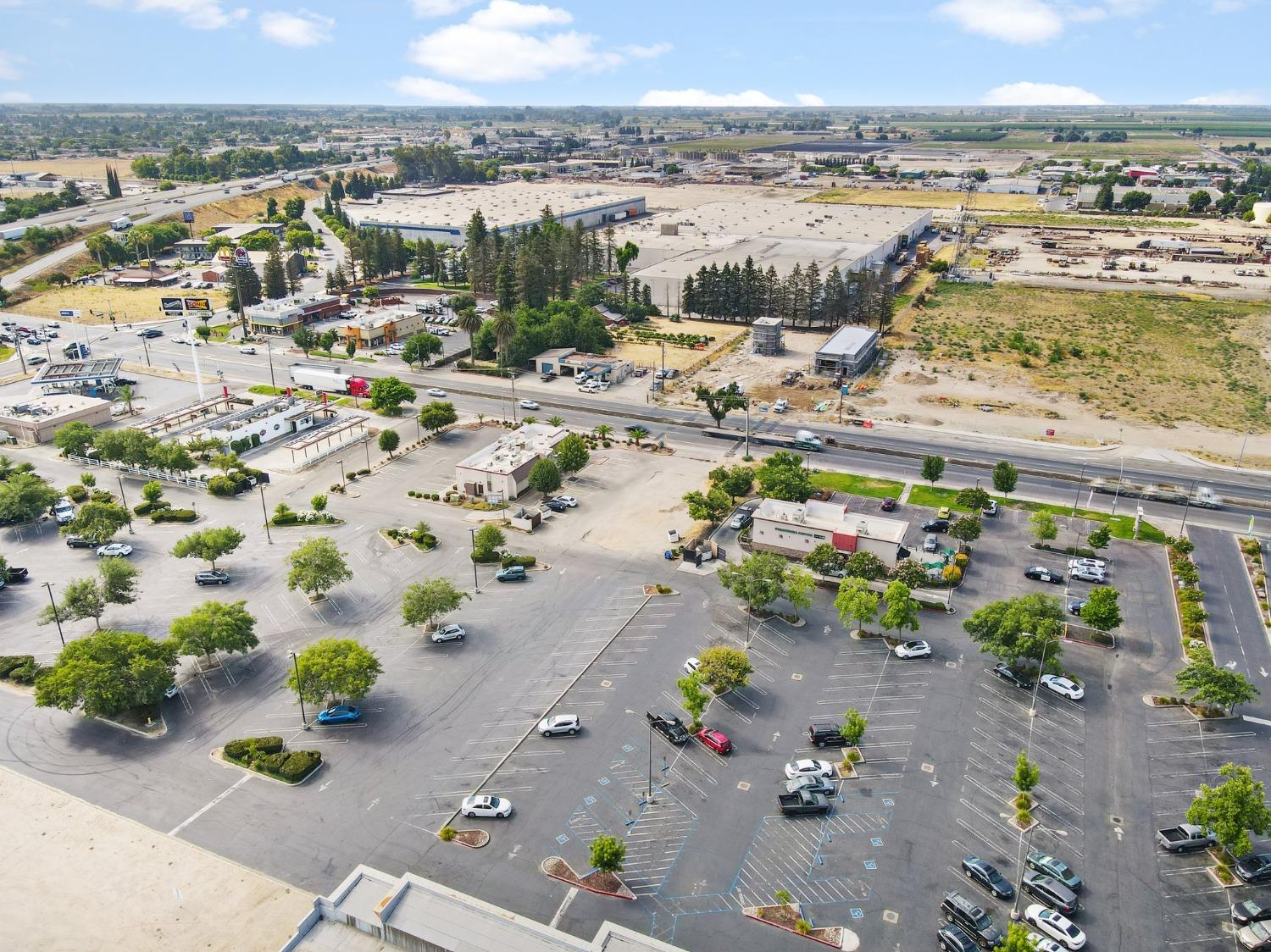 2175 W Main St, Turlock, CA 95380