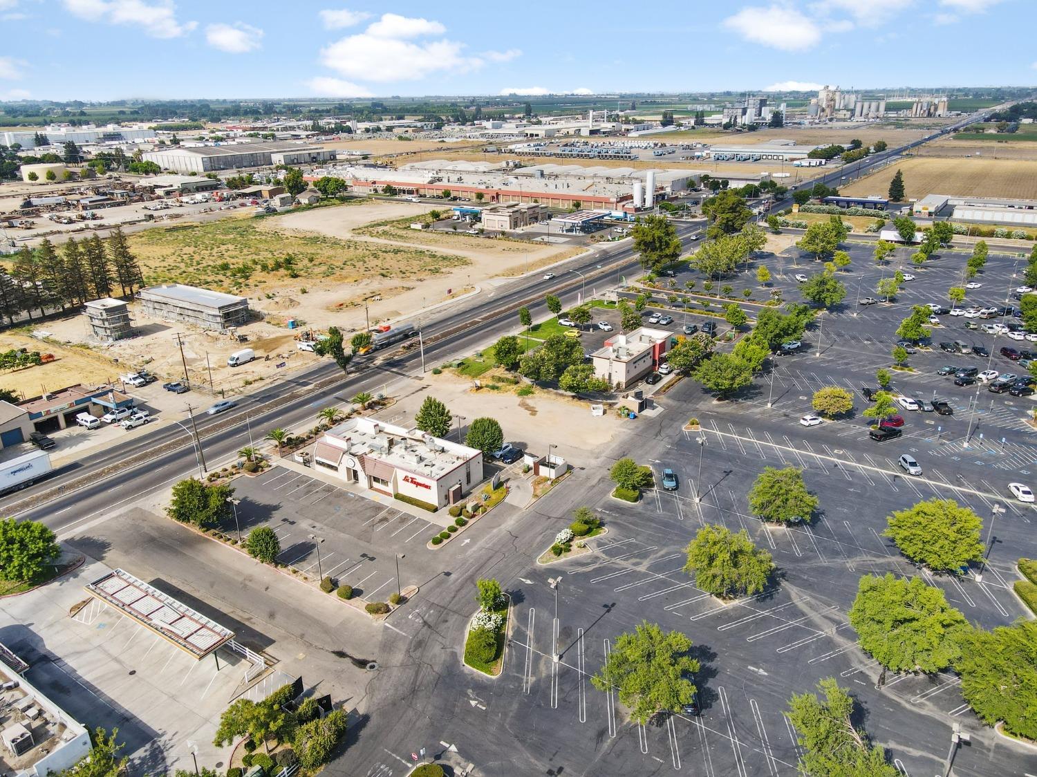 2175 W Main St, Turlock, CA 95380