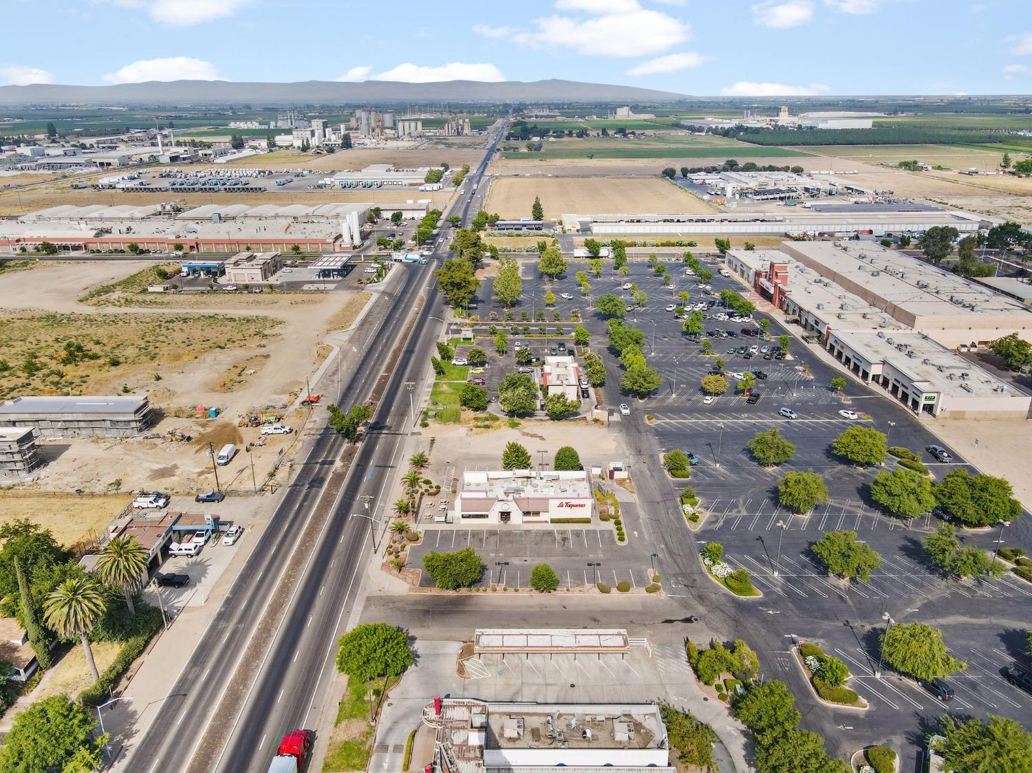 2175 W Main St, Turlock, CA 95380