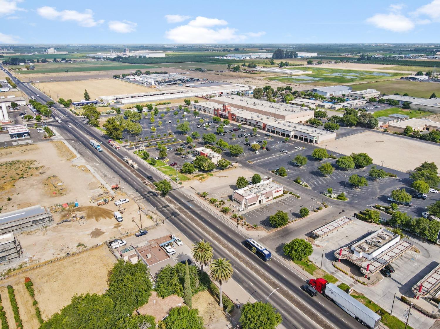 2175 W Main St, Turlock, CA 95380