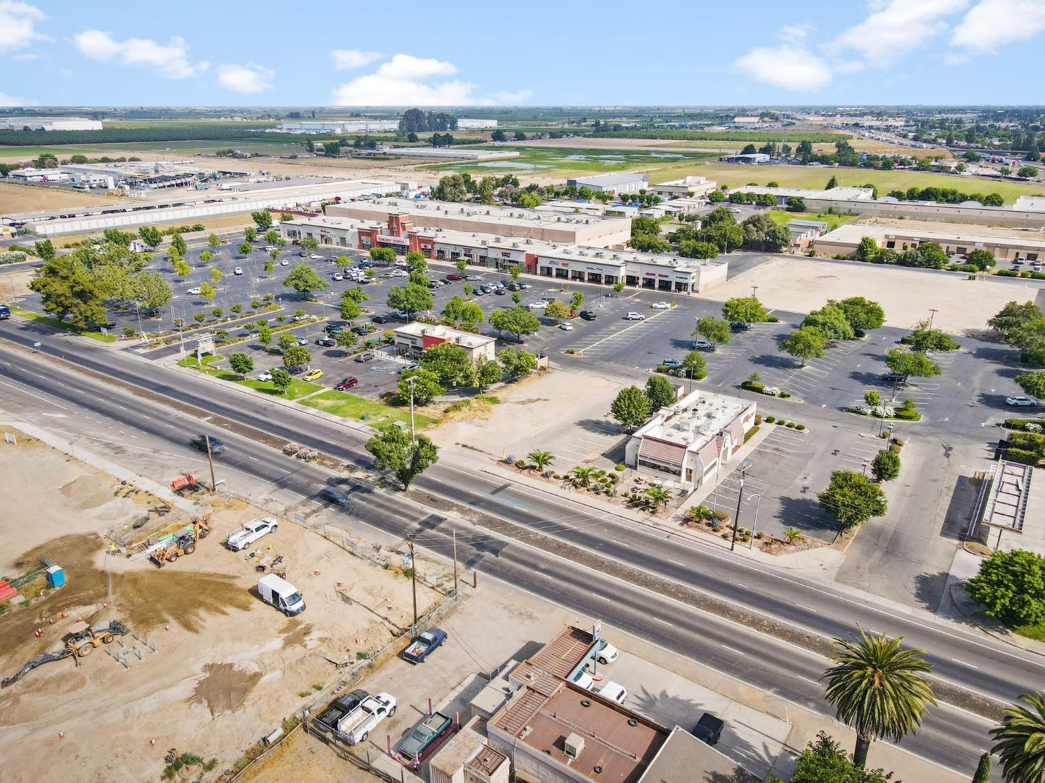 2175 W Main St, Turlock, CA 95380