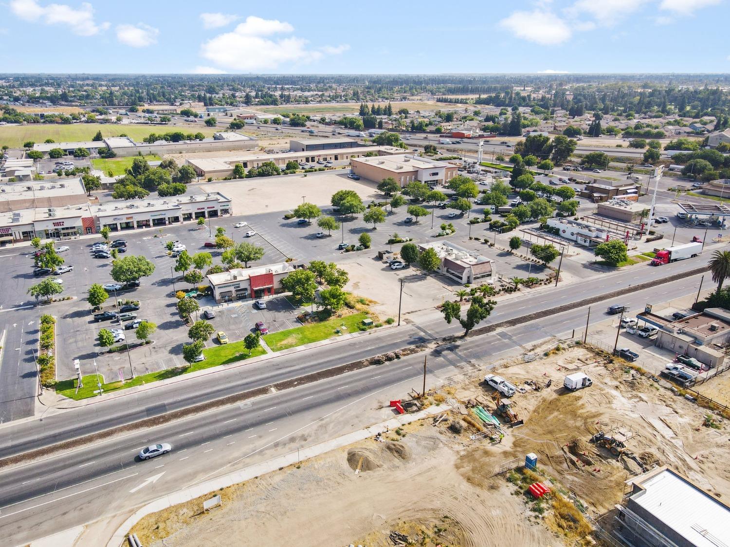 2175 W Main St, Turlock, CA 95380