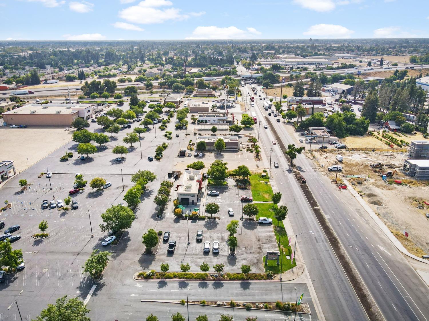 2175 W Main St, Turlock, CA 95380