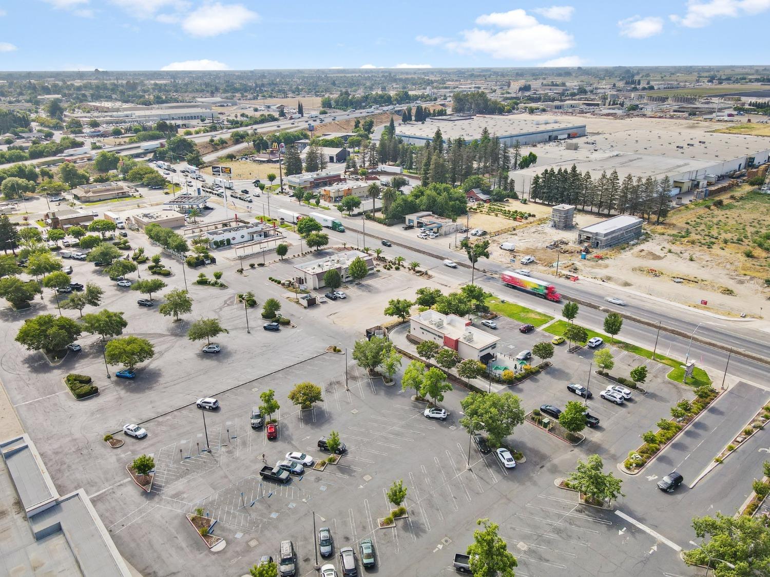 2175 W Main St, Turlock, CA 95380