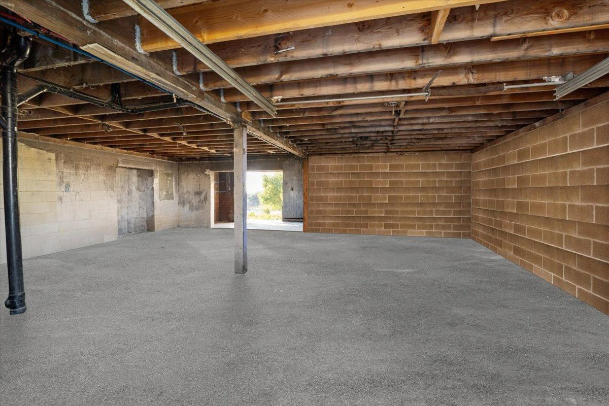 26925 airport, Manteca, CA 95337