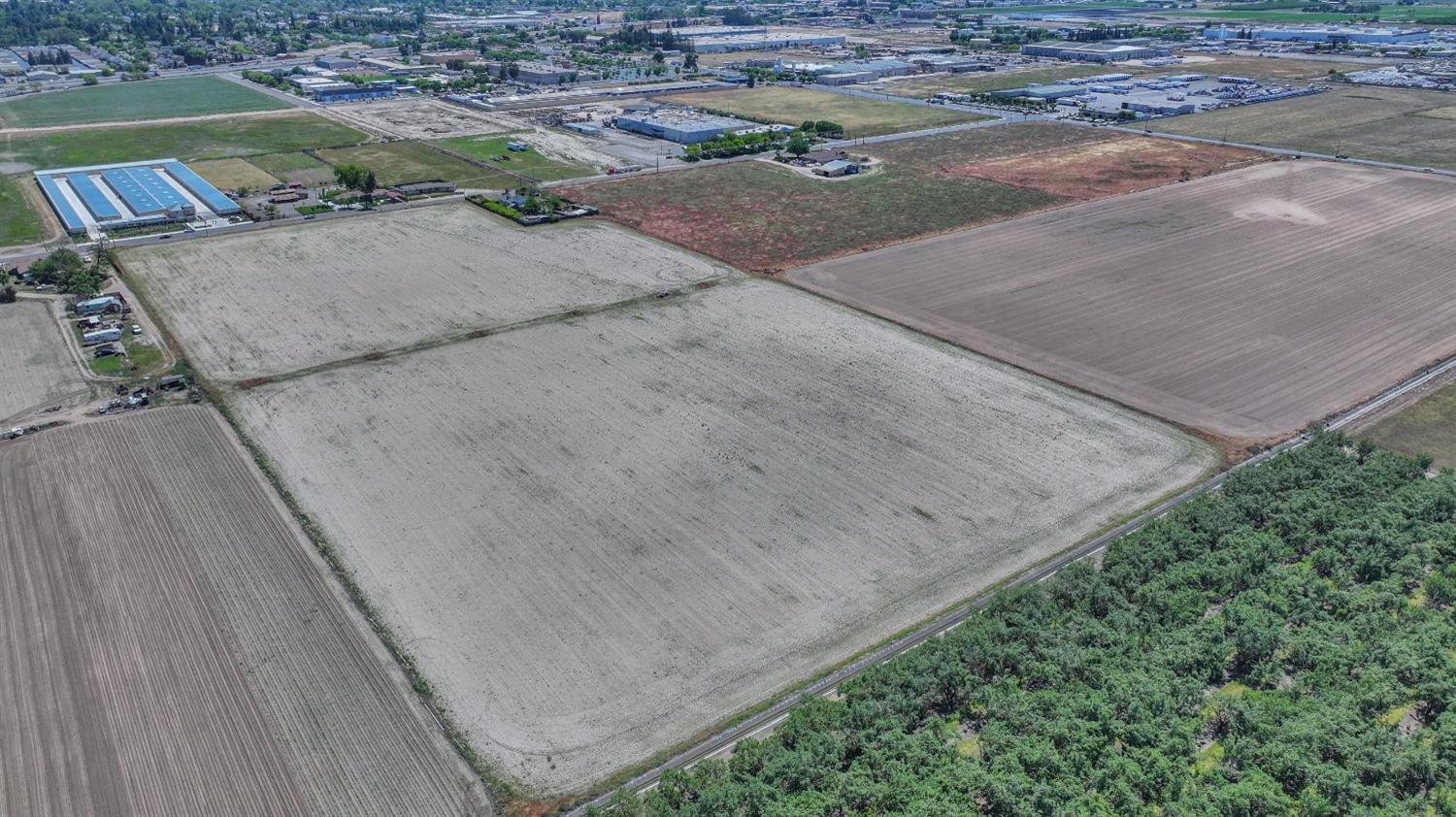 501 Dianne Dr, Turlock, CA 95380