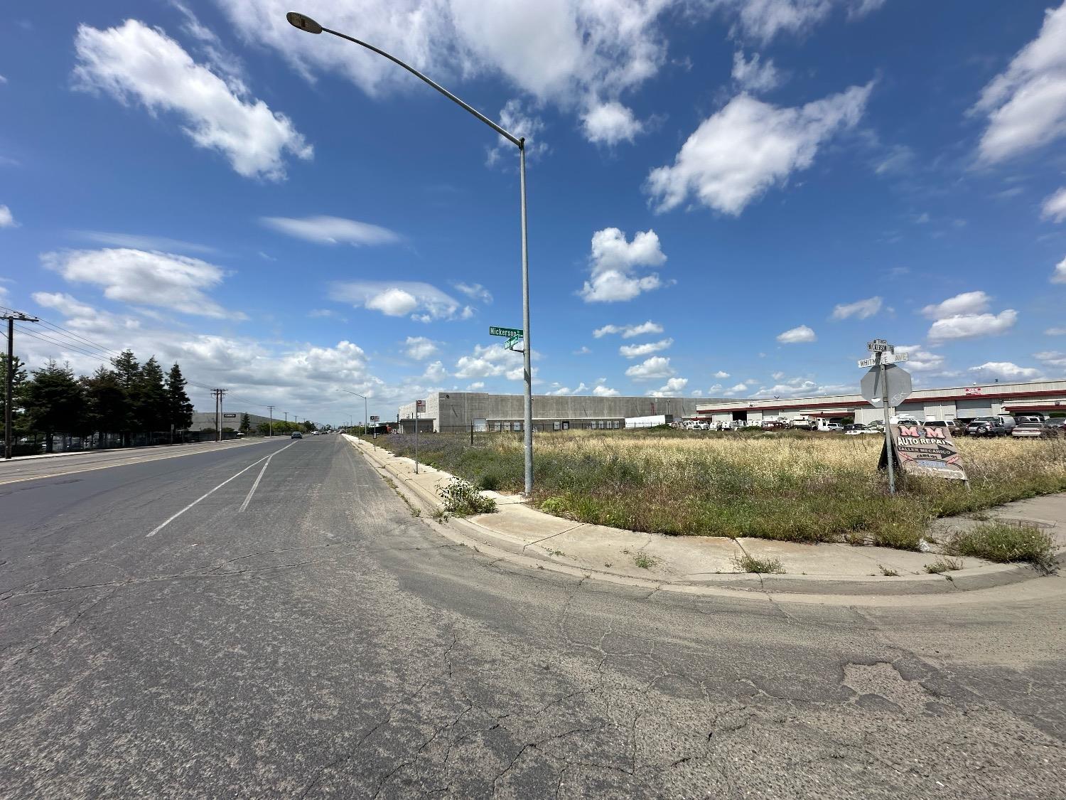 2617 E Whitmore Ave, Modesto, CA 95358