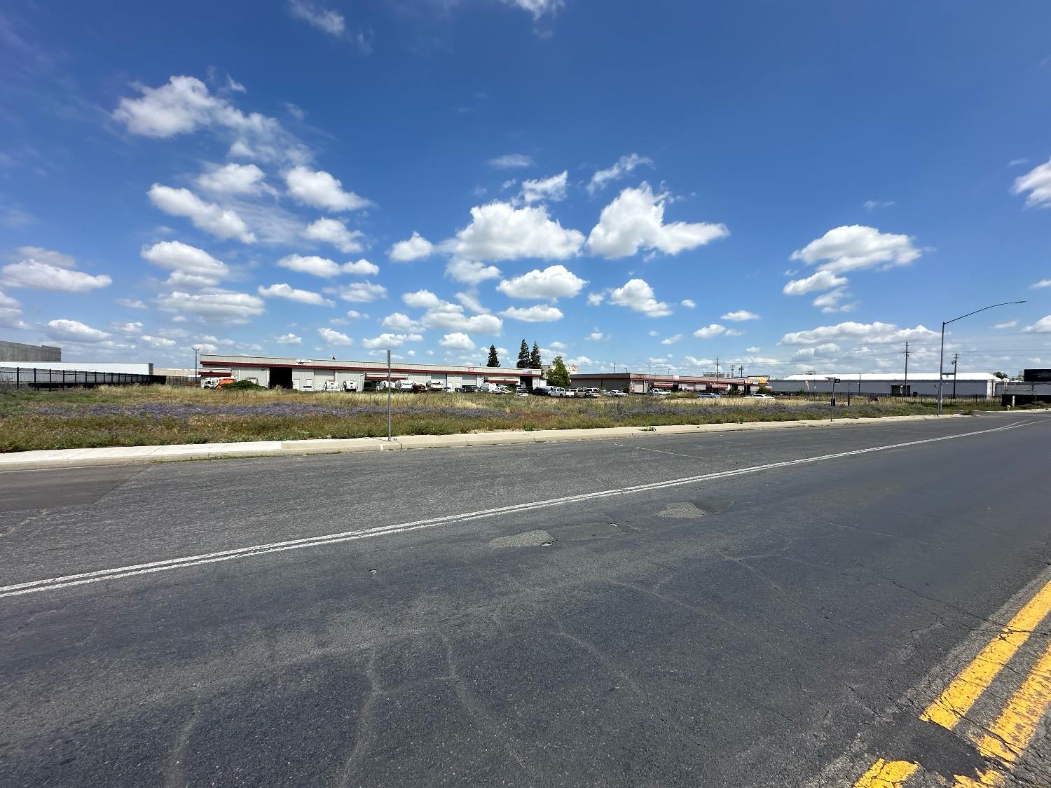 2617 E Whitmore Ave, Modesto, CA 95358