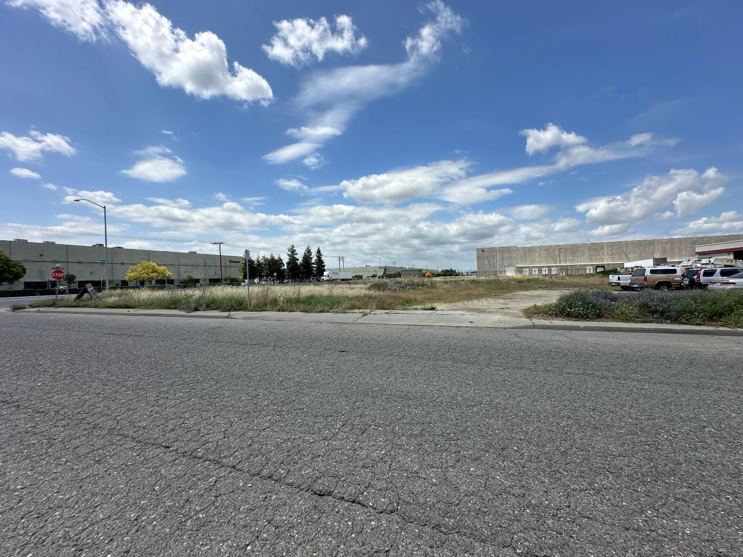 2617 E Whitmore Ave, Modesto, CA 95358