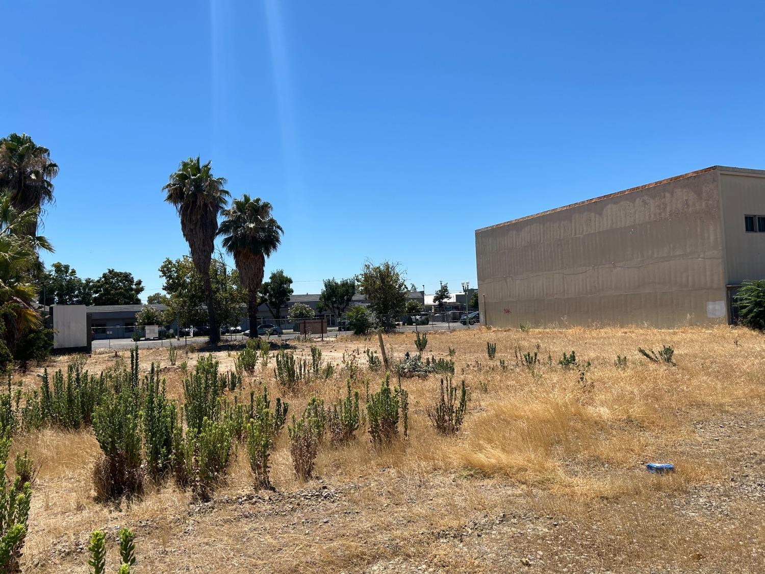 309 N Center St, Turlock, CA 95380