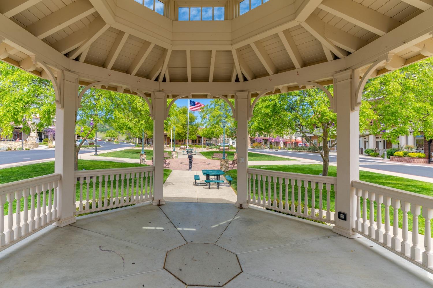 209 Oakhurst Ct, Copperopolis, CA 95228