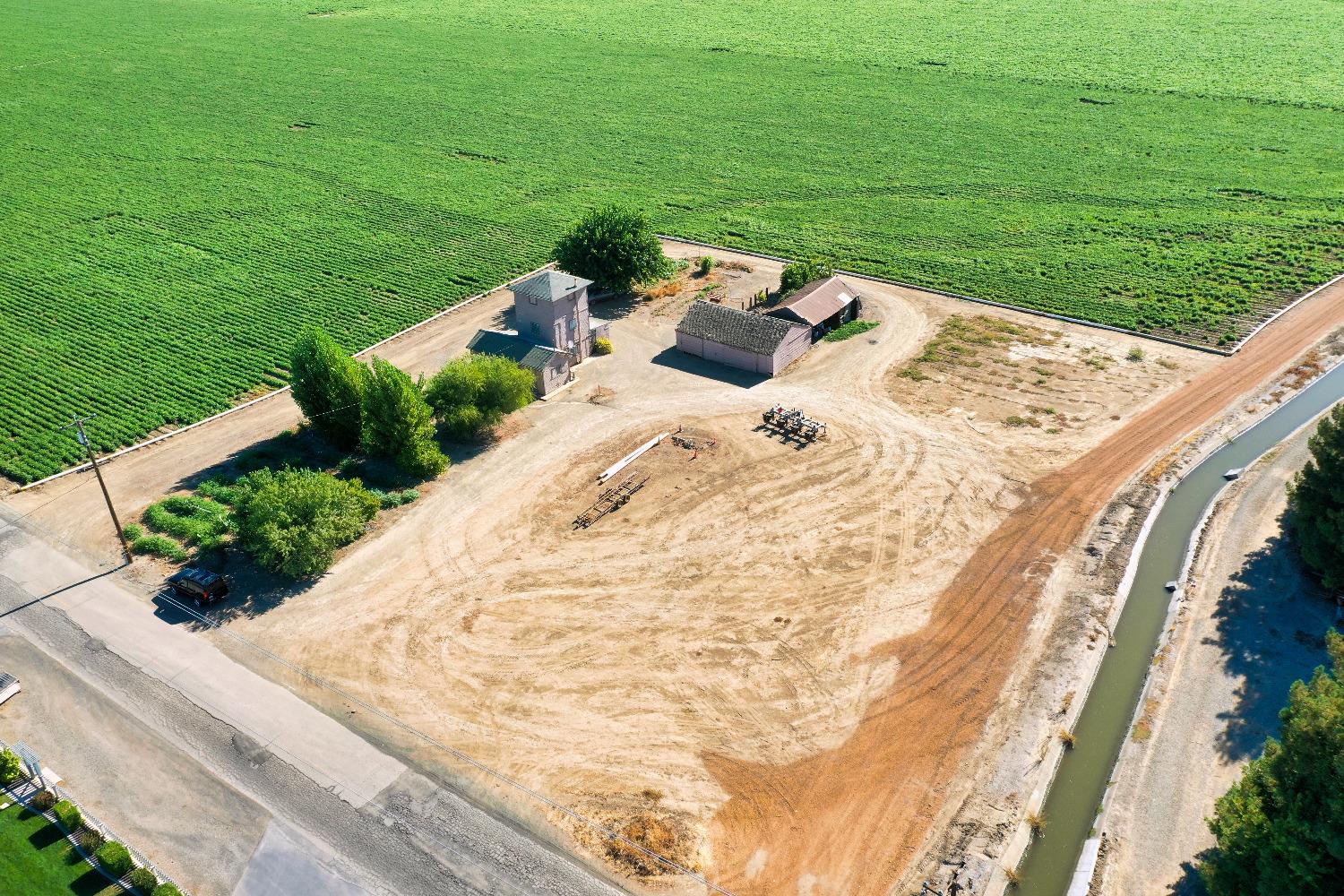 4942 Mccracken Rd, Patterson, CA 95363