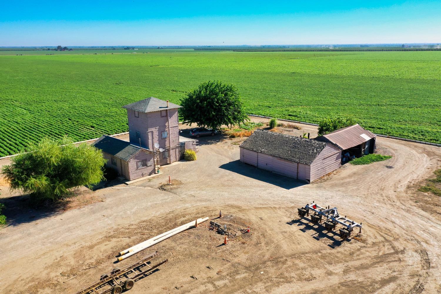 4942 Mccracken Rd, Patterson, CA 95363