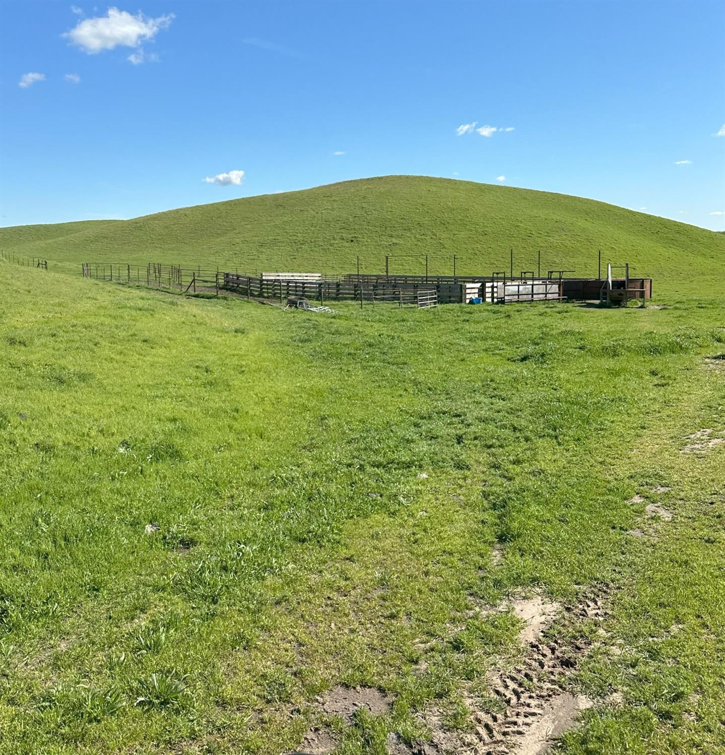 1100 Crabtree Rd, Waterford, CA 95386